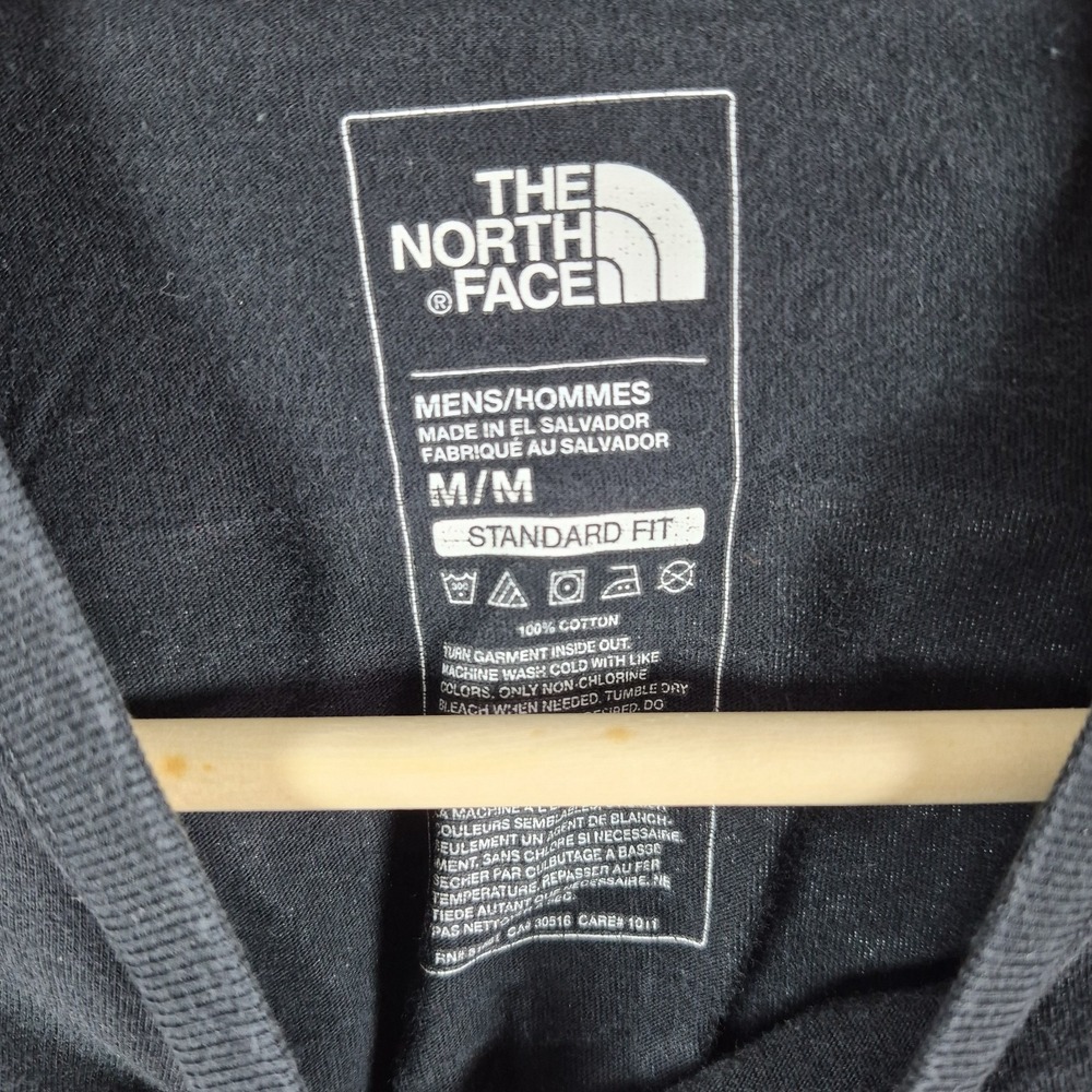 The North Face T-Shirt Men's‎ Medium Black Red Crewneck S-Sleeve Spellout Casual - Picture 3 of 5